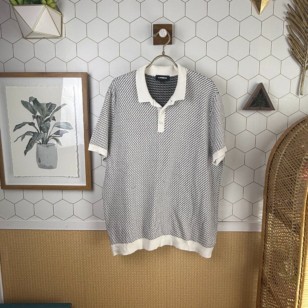 Express Men’s Black and White Patterned Short Sleeve Knit Polo Shirt - Size - XL